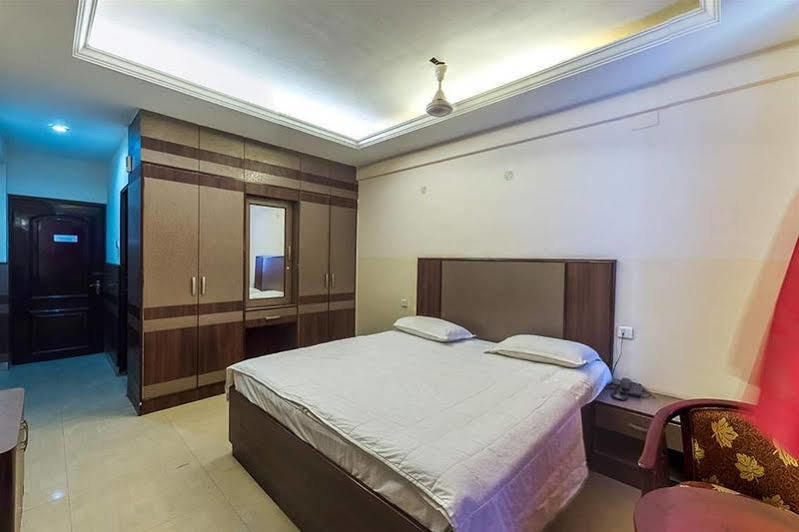 צ'נאי Hotel Mars מראה חיצוני תמונה